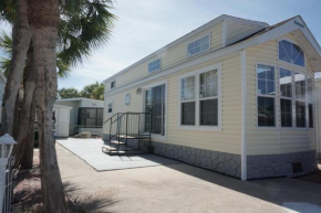 Venture Out 447 Marlin Dr Comes WITH GOLF CART